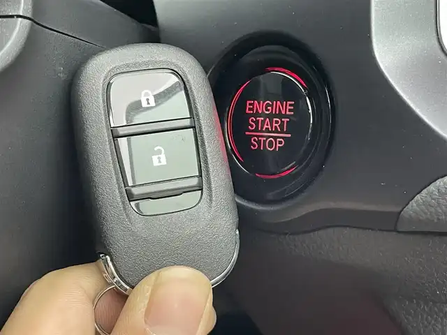 ホンダ シビック タイプR 群馬県 2025(令7)年 0.9万km ソニックグレーパール ホンダコネクト9インチディスプレイオーディオ/・Bluetooth/フルセグTV/USB/Android Auto/Apple Car Play/－－－－－－－－－－－－/６速マニュアル　純正９インチディスプレイオーディオ　ＢＳＭ　バックカメラ　メモリーパワーシート　追従クルーズコントロール　ホンダセンシング　ＥＴＣ２．０　前後ドライブレコーダー　ワンオーナー　禁煙車