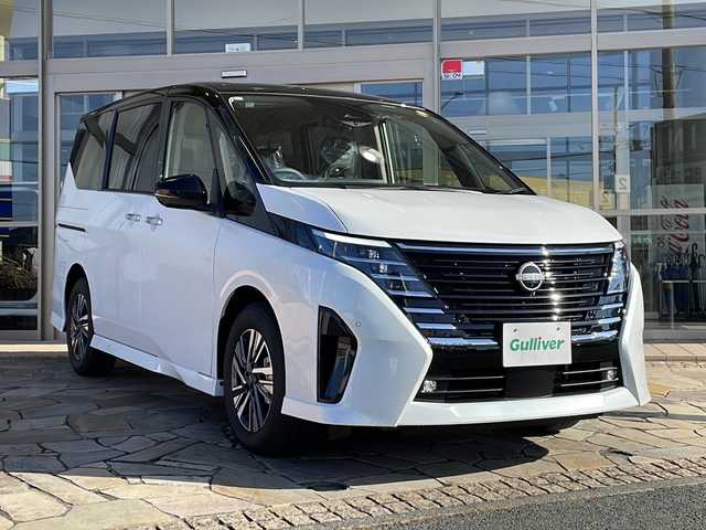 日産 セレナ e－パワー ハイウェイスター V 静岡県 2025(令7)年 0.1千km 白Ⅱ ワンオーナー/デジタルインナーミラー/純正SDナビ（AM、FM、Bluetooth、CD）/両側パワースライドドア/ワイヤレス充電/オートホールド/インテリジェントクルーズコントロール/踏み間違い防止機能/ETC2.0ユニット/プロパイロット緊急停止支援システム/16インチ純正アルミホイール/フォグランプ/全方位車外カメラ