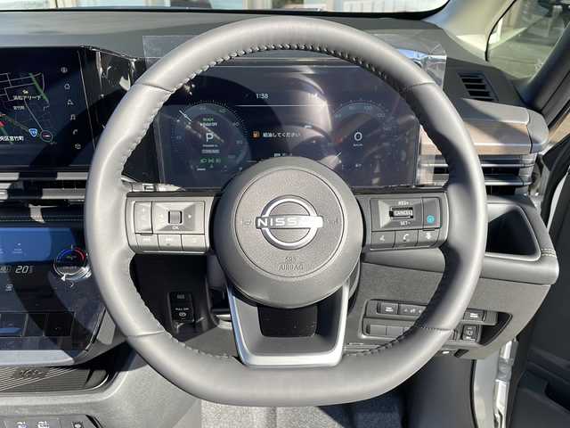 日産 セレナ e－パワー ハイウェイスター V 静岡県 2025(令7)年 0.1千km 白Ⅱ ワンオーナー/デジタルインナーミラー/純正SDナビ（AM、FM、Bluetooth、CD）/両側パワースライドドア/ワイヤレス充電/オートホールド/インテリジェントクルーズコントロール/踏み間違い防止機能/ETC2.0ユニット/プロパイロット緊急停止支援システム/16インチ純正アルミホイール/フォグランプ/全方位車外カメラ