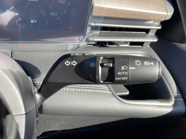 日産 セレナ e－パワー ハイウェイスター V 静岡県 2025(令7)年 0.1千km 白Ⅱ ワンオーナー/デジタルインナーミラー/純正SDナビ（AM、FM、Bluetooth、CD）/両側パワースライドドア/ワイヤレス充電/オートホールド/インテリジェントクルーズコントロール/踏み間違い防止機能/ETC2.0ユニット/プロパイロット緊急停止支援システム/16インチ純正アルミホイール/フォグランプ/全方位車外カメラ