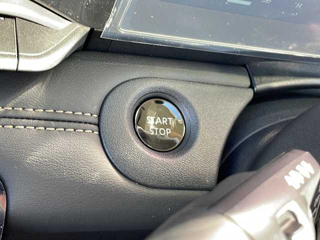 日産 セレナ e－パワー ハイウェイスター V 静岡県 2025(令7)年 0.1千km 白Ⅱ ワンオーナー/デジタルインナーミラー/純正SDナビ（AM、FM、Bluetooth、CD）/両側パワースライドドア/ワイヤレス充電/オートホールド/インテリジェントクルーズコントロール/踏み間違い防止機能/ETC2.0ユニット/プロパイロット緊急停止支援システム/16インチ純正アルミホイール/フォグランプ/全方位車外カメラ