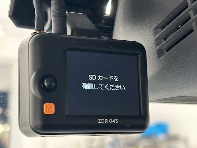 スズキ ジムニー XC 宮城県 2022(令4)年 4.5万km ジャングルグリーン スズキセーフティサポート/・デュアルセンサーブレーキサポート/・誤発進抑制機能/・車線逸脱警報/・ふらつき警報機能/・標識認識機能/・ハイビームアシスト/・先行車発進お知らせ機能/社外ナビ/・CD/DVD/Bluetooth/USB/ipod/・バックカメラ/・前後ドライブレコーダー/・純正ビルドインETC/クルーズコントロール/革巻きステアリング/・ステアリングスイッチ/シートヒーター（運転席・助手席）/純正LEDヘッドライト/・フォグランプ/・オートライト/純正フロアマット/純正アルミホイール