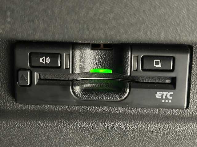 スズキ ジムニー XC 宮城県 2022(令4)年 4.5万km ジャングルグリーン スズキセーフティサポート/・デュアルセンサーブレーキサポート/・誤発進抑制機能/・車線逸脱警報/・ふらつき警報機能/・標識認識機能/・ハイビームアシスト/・先行車発進お知らせ機能/社外ナビ/・CD/DVD/Bluetooth/USB/ipod/・バックカメラ/・前後ドライブレコーダー/・純正ビルドインETC/クルーズコントロール/革巻きステアリング/・ステアリングスイッチ/シートヒーター（運転席・助手席）/純正LEDヘッドライト/・フォグランプ/・オートライト/純正フロアマット/純正アルミホイール