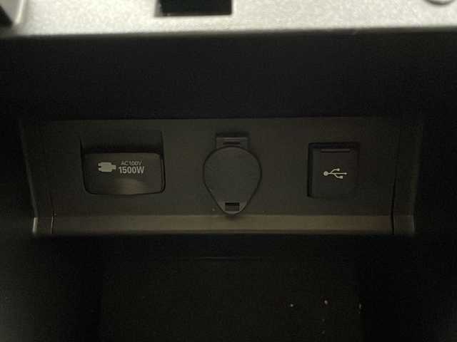 トヨタ アルファードハイブリット エグゼクティブ ラウンジ S 茨城県 2022(令4)年 5.1万km ホワイトパールクリスタルシャイン 純正メモリナビ/・アラウンドビュー/・FM/AM/DISC/フルセグTV/SD/Bluetooth/・JBLサウンド/BSM/デジタルインナーミラー/前後コーナーセンサー/純正ビルドインETC/追従型クルーズコントロール/両側パワースライド/パワーシート（1列目＆2列目シート）/・メモリーシート/シートヒーター（D+N席）/シートベンチレーション（D+N席）/ステアリングヒーター/純正アルミホイール/純正フロアマット/４WD/１００V充電/電動リアゲート/スマートキー/LEDヘッドライト/衝突被害軽減ブレーキ/レーンキープアシスト/W+サイドエアバッグ/カーテンエアバッグ/オートライト/オートマチックハイビーム