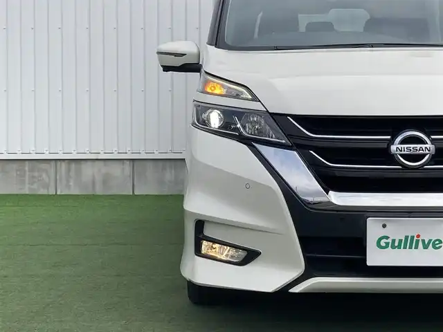 日産 セレナ ハイウェイスターVセレクションⅡ 香川県 2018(平30)年 6万km ブリリアントホワイトパール 登録時走行距離：59513km/メーカー純正9型SDナビ/　CD DVD BT MSV フルセグTV/全方位カメラ/純正フリップダウンモニター/デジタルインナーミラー/純正ドライブレコーダー/ビルトインETC/両側パワースライドドア/エマージェンシーブレーキ/レーンキープアシスト/レーダークルーズコントロール/クリアランスソナー/パーキングアシスト/LEDヘッドライト/オートライト/フォグランプ/アイドリングストップ/横滑り防止装置/オートホールド機能付き電子パーキングブレーキ/ロールサンシェード/ISOFIX/革巻きステアリング/ステアリングスイッチ/プッシュスタート/スマートキー/スペアキー