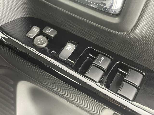 スズキ スペーシア カスタム HYBRID XS ターボ 埼玉県 2018(平30)年 6.6万km ピュアホワイトパール/ブラック2トーン ８型ナビ　全方位カメラ　パノラマビュー　側電動　衝突軽減　前方ドラレコ　前シートヒーター　クルコン　ＬＥＤヘッドライト　ビルトインＥＴＣ　パドルシフト　ＢＴ　ＣＤ　ＤＶＤ　リアサーキュレーター
