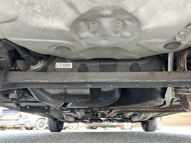 トヨタ ヴィッツ F セーフティーエディションⅡ 佐賀県 2018(平30)年 1.5万km シルバーM 社外ナビ(MDV-M908HDF)/Bluetooth/CD/DVD/USB/フルセグTV/バックカメラ/前後ドライブレコーダー/トヨタセーフティセンス/・衝突軽減システム/・レーンキープアシスト/・クリアランスソナー/オートエアコン/ハロゲンヘッドライト/オートライト／オートマチックハイビーム/布系シート/純正フロアマット/プッシュスタート/スペアキー/保証書/取扱説明書/点検記録簿