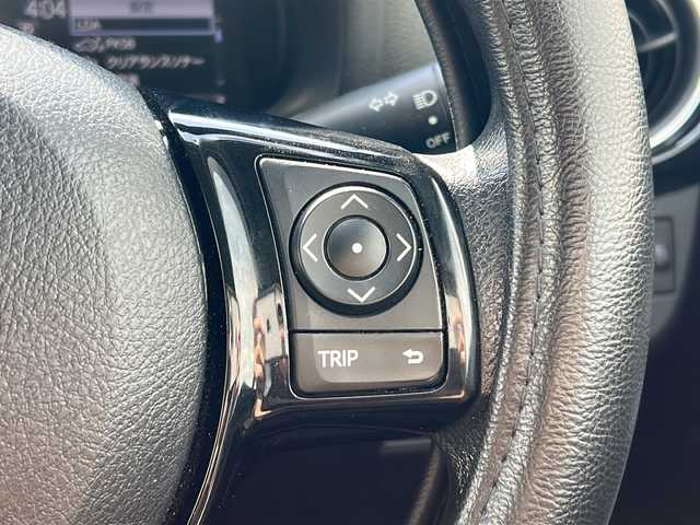 トヨタ ヴィッツ F セーフティーエディションⅡ 佐賀県 2018(平30)年 1.5万km シルバーM 社外ナビ(MDV-M908HDF)/Bluetooth/CD/DVD/USB/フルセグTV/バックカメラ/前後ドライブレコーダー/トヨタセーフティセンス/・衝突軽減システム/・レーンキープアシスト/・クリアランスソナー/オートエアコン/ハロゲンヘッドライト/オートライト／オートマチックハイビーム/布系シート/純正フロアマット/プッシュスタート/スペアキー/保証書/取扱説明書/点検記録簿