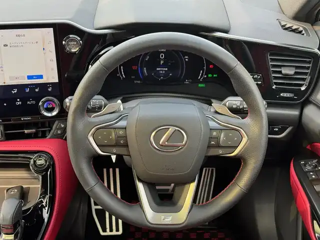 レクサス ＮＸ 350h Fスポーツ 滋賀県 2025(令7)年 0.6万km ホワイトノーヴァガラスフレーク ワンオーナー/純正ディスプレイオーディオ コネクテッィドナビ＋/　フルセグ Bluetooth AM FM/パノラミックビューモニター/パノラマルーフ/デジタルインナーミラー/ヘッドアップディスプレイ/レクサスチームメイト/アドバンスドパーク/レクサスセーフティーシステム＋/プリクラッシュセーフティー/緊急時操舵支援/　＋フロントクロストラフィックアラート/　＋レーンチェンジアシスト/アダプティブハイビームシステム/クリアランスソナー/パワーバックドア/純正ビルトインETC2.0/純正ドライブレコーダー前後/オレンジキャリパー/3眼ヘッドライト/純正20インチアルミ/スマートキー×2/カードキー×1/