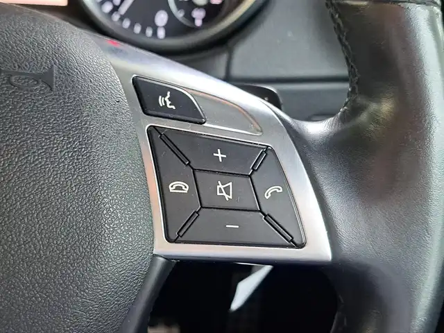 メルセデス・ベンツ ゲレンデヴァーゲン Ｇ３５０ ブルーテック 大阪府 2015(平27)年 7.3万km オブシディアンブラックM /禁煙車//G63仕様/・Fバンパー・グリル・オーバーフェンダー・エンブレム・サイド出しマフラーカッター//ラグジュアリーパッケージ/・黒本革シート・スライディングルーフ//純正7インチHDDナビ/・FM・AM・CD・DVD・SD・フルセグTV・BT//ハーマンカードンサラウンドサウンドシステム//前後席シートヒーター//前席メモリー付パワーシート//バックカメラ//ブラインドスポットアシスト//パークトロニック//保証書//取扱説明書//スペアキー