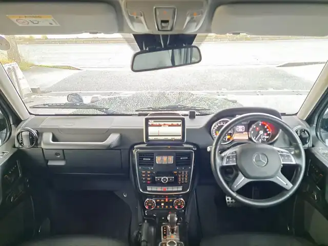 メルセデス・ベンツ ゲレンデヴァーゲン Ｇ３５０ ブルーテック 大阪府 2015(平27)年 7.3万km オブシディアンブラックM /禁煙車//G63仕様/・Fバンパー・グリル・オーバーフェンダー・エンブレム・サイド出しマフラーカッター//ラグジュアリーパッケージ/・黒本革シート・スライディングルーフ//純正7インチHDDナビ/・FM・AM・CD・DVD・SD・フルセグTV・BT//ハーマンカードンサラウンドサウンドシステム//前後席シートヒーター//前席メモリー付パワーシート//バックカメラ//ブラインドスポットアシスト//パークトロニック//保証書//取扱説明書//スペアキー