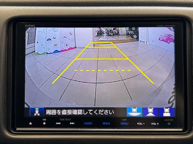 ホンダ ヴェゼル ハイブリッド Z ホンダセンシング 埼玉県 2016(平28)年 5.2万km ホワイトオーキッドパール ホンダセンシング/純正8インチメモリーナビ/ CD/DVD/BT/フルセグ/AppleCarPlay/USB/バックカメラ/ハーフレザーシート/シートヒーター/ルーフレール/LEDヘッドライト/純正17インチアルミホイール/パドルシフト/レーダークルーズコントロール/レーンキープアシスト/ETC/スマートキー×2/禁煙車
