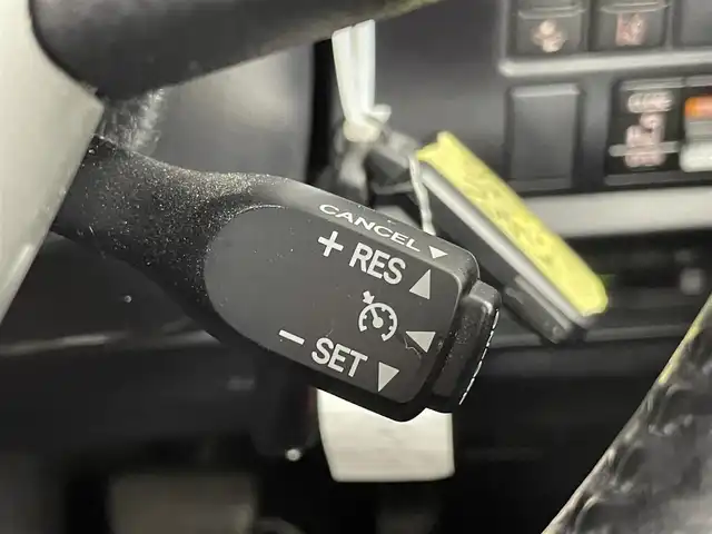 トヨタ ヴォクシー ハイブリッド ZS 煌Ⅲ 千葉県 2021(令3)年 5.9万km ホワイトパールクリスタルシャイン セーフティセンス/（衝突回避支援パッケージ）/・プリクラッシュセーフティシステム/・レーンディパーチャーアラート/・オートマチックハイビーム/・先行車発進告知機能/純正10インチメモリーナビ/・フルセグTV/・Bluetoothオーディオ接続/・CD/DVD再生機能/・バックカメラ/両側パワースライドドア/LEDヘッドライト/ビルトインETC2.0/前後コーナーセンサー/ハーフレザーシート/シートヒーター/スマートキー/クルーズコントロール
