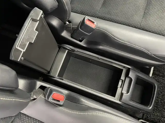 トヨタ ヴォクシー ハイブリッド ZS 煌Ⅲ 千葉県 2021(令3)年 5.9万km ホワイトパールクリスタルシャイン セーフティセンス/（衝突回避支援パッケージ）/・プリクラッシュセーフティシステム/・レーンディパーチャーアラート/・オートマチックハイビーム/・先行車発進告知機能/純正10インチメモリーナビ/・フルセグTV/・Bluetoothオーディオ接続/・CD/DVD再生機能/・バックカメラ/両側パワースライドドア/LEDヘッドライト/ビルトインETC2.0/前後コーナーセンサー/ハーフレザーシート/シートヒーター/スマートキー/クルーズコントロール