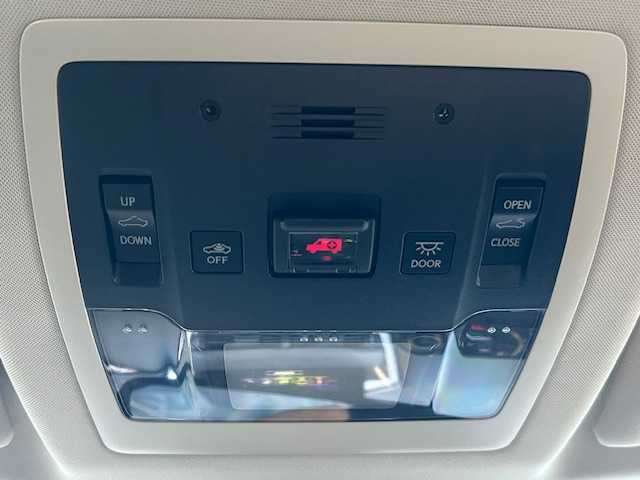 レクサス ＮＸ 300h バージョンL 茨城県 2014(平26)年 7.3万km ソニッククォーツ サンルーフ/ブラインドスポットモニター/純正SDナビ/Bluetooth/CD/DVD/バックカメラ/全周囲カメラ/パワーバックドア/レーダークルーズコントロール/LEDオートライト/オートマチックハイビーム/フルレザーシート/シートヒーター/エアシート/ステアリングヒーター/パワーシート/シートメモリー/パドルシフト/クリアランスソナー/ビルドインETC/プッシュスタート/禁煙車