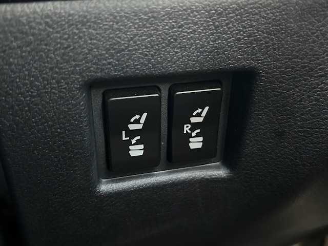 レクサス ＮＸ 300h バージョンL 茨城県 2014(平26)年 7.3万km ソニッククォーツ サンルーフ/ブラインドスポットモニター/純正SDナビ/Bluetooth/CD/DVD/バックカメラ/全周囲カメラ/パワーバックドア/レーダークルーズコントロール/LEDオートライト/オートマチックハイビーム/フルレザーシート/シートヒーター/エアシート/ステアリングヒーター/パワーシート/シートメモリー/パドルシフト/クリアランスソナー/ビルドインETC/プッシュスタート/禁煙車