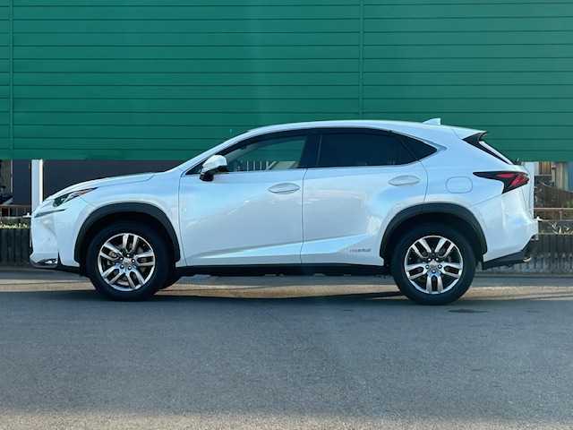 レクサス ＮＸ 300h バージョンL 茨城県 2014(平26)年 7.3万km ソニッククォーツ サンルーフ/ブラインドスポットモニター/純正SDナビ/Bluetooth/CD/DVD/バックカメラ/全周囲カメラ/パワーバックドア/レーダークルーズコントロール/LEDオートライト/オートマチックハイビーム/フルレザーシート/シートヒーター/エアシート/ステアリングヒーター/パワーシート/シートメモリー/パドルシフト/クリアランスソナー/ビルドインETC/プッシュスタート/禁煙車
