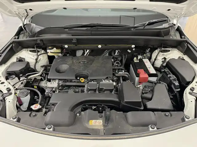 トヨタ ハリアー G 三重県 2020(令2)年 2.5万km ホワイトパールクリスタルシャイン ハイブリッド/FF/MTモード付フロアCVT/純正 12.3インチナビ/（AM/FM/USB/iPod/Bluetooth/AUX/TV/AppleCarPlay/AndroidAuto）/バックガイドモニター/ドライブレコーダー 前後（デジタルインナーミラー内蔵＆後付け）/ビルトイン ETC/Toyota Safety Sense/●プリクラッシュセーフティ/●レーントレーシングアシスト/●レーダークルコン/●アダプティブハイビームシステム/●ロードサインアシスト/・【OP】ブラインドスポットモニター/・リヤクロストラフィックアラート/・パーキングサポートブレーキ（静止物＆後方接近車両（OP））/など/装備/・デジタルインナーミラー/・ハーフレザーシート/・パワーシート（D8way＋電動ランバーサポート）/・パワーバックドア/・左右独立オートエアコン/・雨滴検知式フロントワイパー/・電動テレスコピックステアリング/・ステアリングスイッチ/・充電用USBジャックx2/・電子パーキングブレーキ＆オートブレーキホールド/・純正 18inAW/・保/取/ナビ取/・スマートキーx2/など
