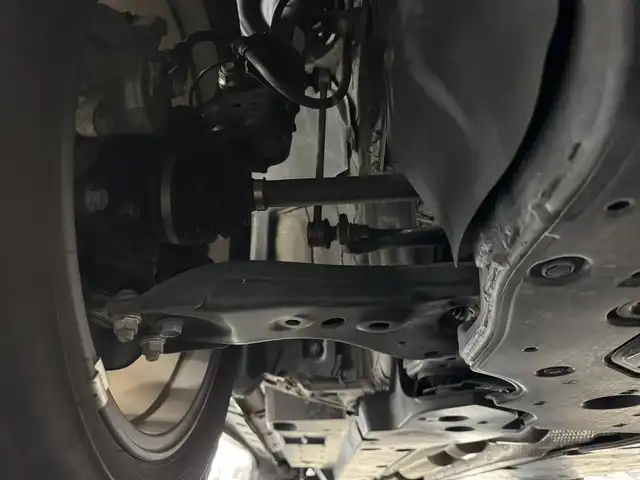 トヨタ ハリアー G 三重県 2020(令2)年 2.5万km ホワイトパールクリスタルシャイン ハイブリッド/FF/MTモード付フロアCVT/純正 12.3インチナビ/（AM/FM/USB/iPod/Bluetooth/AUX/TV/AppleCarPlay/AndroidAuto）/バックガイドモニター/ドライブレコーダー 前後（デジタルインナーミラー内蔵＆後付け）/ビルトイン ETC/Toyota Safety Sense/●プリクラッシュセーフティ/●レーントレーシングアシスト/●レーダークルコン/●アダプティブハイビームシステム/●ロードサインアシスト/・【OP】ブラインドスポットモニター/・リヤクロストラフィックアラート/・パーキングサポートブレーキ（静止物＆後方接近車両（OP））/など/装備/・デジタルインナーミラー/・ハーフレザーシート/・パワーシート（D8way＋電動ランバーサポート）/・パワーバックドア/・左右独立オートエアコン/・雨滴検知式フロントワイパー/・電動テレスコピックステアリング/・ステアリングスイッチ/・充電用USBジャックx2/・電子パーキングブレーキ＆オートブレーキホールド/・純正 18inAW/・保/取/ナビ取/・スマートキーx2/など