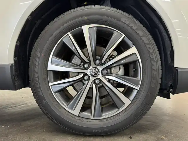 トヨタ ハリアー G 三重県 2020(令2)年 2.5万km ホワイトパールクリスタルシャイン ハイブリッド/FF/MTモード付フロアCVT/純正 12.3インチナビ/（AM/FM/USB/iPod/Bluetooth/AUX/TV/AppleCarPlay/AndroidAuto）/バックガイドモニター/ドライブレコーダー 前後（デジタルインナーミラー内蔵＆後付け）/ビルトイン ETC/Toyota Safety Sense/●プリクラッシュセーフティ/●レーントレーシングアシスト/●レーダークルコン/●アダプティブハイビームシステム/●ロードサインアシスト/・【OP】ブラインドスポットモニター/・リヤクロストラフィックアラート/・パーキングサポートブレーキ（静止物＆後方接近車両（OP））/など/装備/・デジタルインナーミラー/・ハーフレザーシート/・パワーシート（D8way＋電動ランバーサポート）/・パワーバックドア/・左右独立オートエアコン/・雨滴検知式フロントワイパー/・電動テレスコピックステアリング/・ステアリングスイッチ/・充電用USBジャックx2/・電子パーキングブレーキ＆オートブレーキホールド/・純正 18inAW/・保/取/ナビ取/・スマートキーx2/など