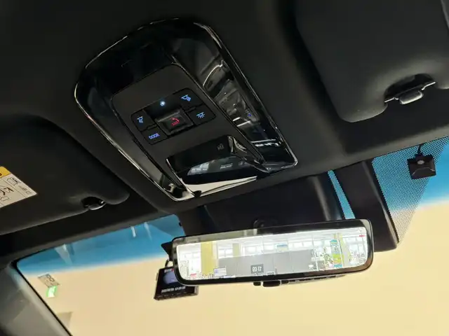 トヨタ ハリアー G 三重県 2020(令2)年 2.5万km ホワイトパールクリスタルシャイン ハイブリッド/FF/MTモード付フロアCVT/純正 12.3インチナビ/（AM/FM/USB/iPod/Bluetooth/AUX/TV/AppleCarPlay/AndroidAuto）/バックガイドモニター/ドライブレコーダー 前後（デジタルインナーミラー内蔵＆後付け）/ビルトイン ETC/Toyota Safety Sense/●プリクラッシュセーフティ/●レーントレーシングアシスト/●レーダークルコン/●アダプティブハイビームシステム/●ロードサインアシスト/・【OP】ブラインドスポットモニター/・リヤクロストラフィックアラート/・パーキングサポートブレーキ（静止物＆後方接近車両（OP））/など/装備/・デジタルインナーミラー/・ハーフレザーシート/・パワーシート（D8way＋電動ランバーサポート）/・パワーバックドア/・左右独立オートエアコン/・雨滴検知式フロントワイパー/・電動テレスコピックステアリング/・ステアリングスイッチ/・充電用USBジャックx2/・電子パーキングブレーキ＆オートブレーキホールド/・純正 18inAW/・保/取/ナビ取/・スマートキーx2/など