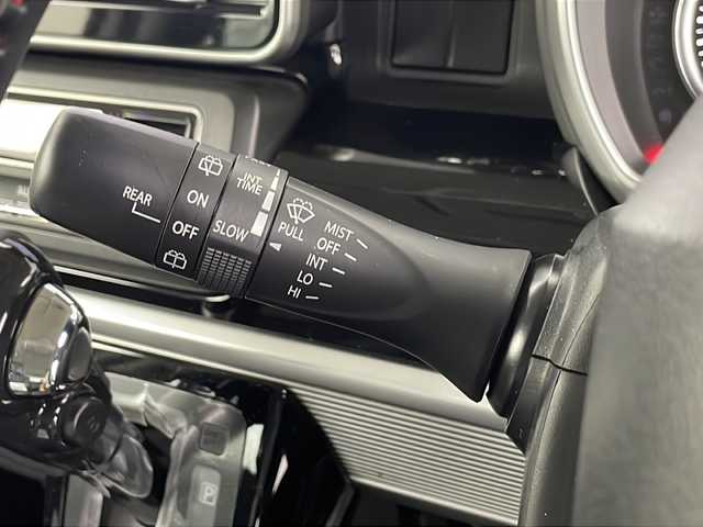 スズキ スペーシア カスタム HYBRID XS 埼玉県 2021(令3)年 3.8万km ピュアホワイトパール/ブラック2トーン 社外9型ナビ/（BT/CD/DVD/AM/FM/フルセグTV/applycarplay）/バックカメラ/スズキセーフティサポート/・デュアルセンサーブレーキサポート/・誤発進抑制機能/・車線逸脱警報機能/・アダプティブクルーズコントロール/両側パワースライドドア/シートヒーター/ビルトインETC/純正アルミホイール/純正フロアマット/LEDライト