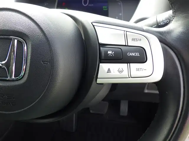 ホンダ フィット e:HEVホーム 千葉県 2020(令2)年 3.2万km プレミアムサンライトホワイトパール ホンダセンシング/・衝突軽減ブレーキ（CMBS）/・車線維持支援システム（LKAS）/・アダプティブクルーズコントロール（ACC）/・後方誤発進抑制機能/・誤発進抑制機能/ハーフレザーシート/9インチ純正ナビ/地デジTV/【DVD/CD再生機能　Bluetooth接続】/バックカメラ/ドライブレコーダー/革巻きステアリング/ステアリングスイッチ/ETC/LEDヘッドライト/ウインカーミラー/コーナーセンサー/サイド/カーテンエアバッグ/スマートキー