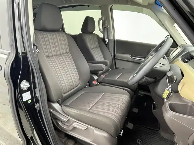 ホンダ フリード G ホンダセンシング 群馬県 2016(平28)年 5.3万km クリスタルブラックパール 禁煙車　純正7インチナビ　バックカメラ　両側パワースライドドア　衝突軽減システム　車線逸脱警報　追従クルーズコントロール　アイドリングストップ　レーンキープアシスト　ビルトインETC　ドライブレコーダー