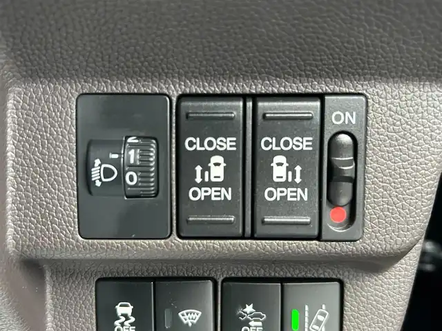 ホンダ フリード G ホンダセンシング 滋賀県 2016(平28)年 5.3万km クリスタルブラックパール 純正メーカーナビ【VXM-174VFi】/両側パワースライドドア/ビルトインETC/ドライブレコーダー/衝突軽減ブレーキ/横滑り防止装置/レーダクルーズコントロール/レーンキープアシスト/アイドリングストップ/バックカメラ/ステアリングスイッチ/ハンズフリー/ヘッドライトレベリング/電動格納ミラー/ECON/プッシュスタート/スマートキー/純正フロアマット/オートエアコン/LEDヘッドライト/ドアバイザー