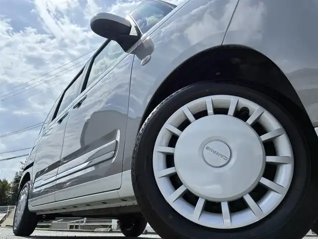 ダイハツ ムーヴ キャンバス ストライプス G 熊本県 2024(令6)年 0.5万km シャイニングホワイトパール/スムーズグレーマイカメタリック ワンオーナー/ディスプレイオーディオ/【CD/DVD/BT/AUX/USB】/全方位カメラ/衝突軽減ブレーキ/車線逸脱警報/パーキングセンサー/両側パワースライドドア/シートヒーター/ステアリングリモコン/アイドリングストップ/ＬＥＤオートライト/フォグランプ/電格式ミラー/社外フロアマット/電子パーキング/オートホールド/スマートキー/スペアキー/取扱説明書/保証書