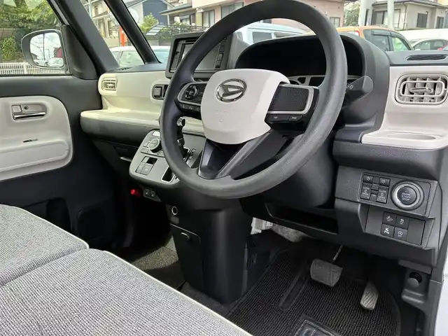 ダイハツ ムーヴ キャンバス ストライプス G 熊本県 2024(令6)年 0.5万km シャイニングホワイトパール/スムーズグレーマイカメタリック ワンオーナー/ディスプレイオーディオ/【CD/DVD/BT/AUX/USB】/全方位カメラ/衝突軽減ブレーキ/車線逸脱警報/パーキングセンサー/両側パワースライドドア/シートヒーター/ステアリングリモコン/アイドリングストップ/ＬＥＤオートライト/フォグランプ/電格式ミラー/社外フロアマット/電子パーキング/オートホールド/スマートキー/スペアキー/取扱説明書/保証書