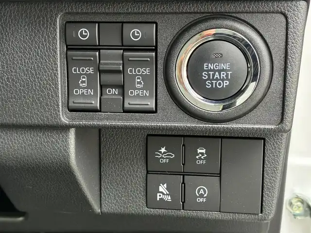 ダイハツ ムーヴ キャンバス ストライプス G 熊本県 2024(令6)年 0.5万km シャイニングホワイトパール/スムーズグレーマイカメタリック ワンオーナー/ディスプレイオーディオ/【CD/DVD/BT/AUX/USB】/全方位カメラ/衝突軽減ブレーキ/車線逸脱警報/パーキングセンサー/両側パワースライドドア/シートヒーター/ステアリングリモコン/アイドリングストップ/ＬＥＤオートライト/フォグランプ/電格式ミラー/社外フロアマット/電子パーキング/オートホールド/スマートキー/スペアキー/取扱説明書/保証書