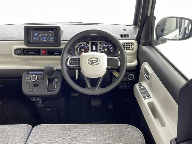 ダイハツ ムーヴ キャンバス ストライプス G 愛知県 2024(令6)年 0.5万km シャイニングホワイトパール/スムーズグレーマイカメタリック ワンオーナー/ディスプレイオーディオ/【CD/DVD/BT/AUX/USB】/全方位カメラ/衝突軽減ブレーキ/車線逸脱警報/パーキングセンサー/両側パワースライドドア/シートヒーター/ステアリングリモコン/アイドリングストップ/ＬＥＤオートライト/フォグランプ/電格式ミラー/社外フロアマット/電子パーキング/オートホールド/スマートキー/スペアキー/取扱説明書/保証書