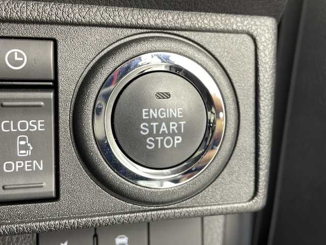 ダイハツ ムーヴ キャンバス ストライプス G 愛知県 2024(令6)年 0.5万km シャイニングホワイトパール/スムーズグレーマイカメタリック ワンオーナー/ディスプレイオーディオ/【CD/DVD/BT/AUX/USB】/全方位カメラ/衝突軽減ブレーキ/車線逸脱警報/パーキングセンサー/両側パワースライドドア/シートヒーター/ステアリングリモコン/アイドリングストップ/ＬＥＤオートライト/フォグランプ/電格式ミラー/社外フロアマット/電子パーキング/オートホールド/スマートキー/スペアキー/取扱説明書/保証書