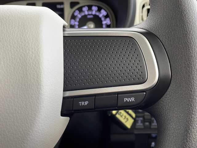 ダイハツ ムーヴ キャンバス ストライプス G 愛知県 2024(令6)年 0.5万km シャイニングホワイトパール/スムーズグレーマイカメタリック ワンオーナー/ディスプレイオーディオ/【CD/DVD/BT/AUX/USB】/全方位カメラ/衝突軽減ブレーキ/車線逸脱警報/パーキングセンサー/両側パワースライドドア/シートヒーター/ステアリングリモコン/アイドリングストップ/ＬＥＤオートライト/フォグランプ/電格式ミラー/社外フロアマット/電子パーキング/オートホールド/スマートキー/スペアキー/取扱説明書/保証書