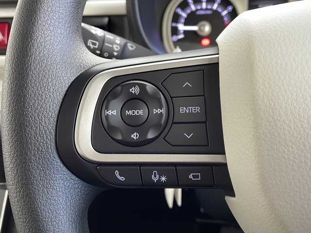 ダイハツ ムーヴ キャンバス ストライプス G 愛知県 2024(令6)年 0.5万km シャイニングホワイトパール/スムーズグレーマイカメタリック ワンオーナー/ディスプレイオーディオ/【CD/DVD/BT/AUX/USB】/全方位カメラ/衝突軽減ブレーキ/車線逸脱警報/パーキングセンサー/両側パワースライドドア/シートヒーター/ステアリングリモコン/アイドリングストップ/ＬＥＤオートライト/フォグランプ/電格式ミラー/社外フロアマット/電子パーキング/オートホールド/スマートキー/スペアキー/取扱説明書/保証書