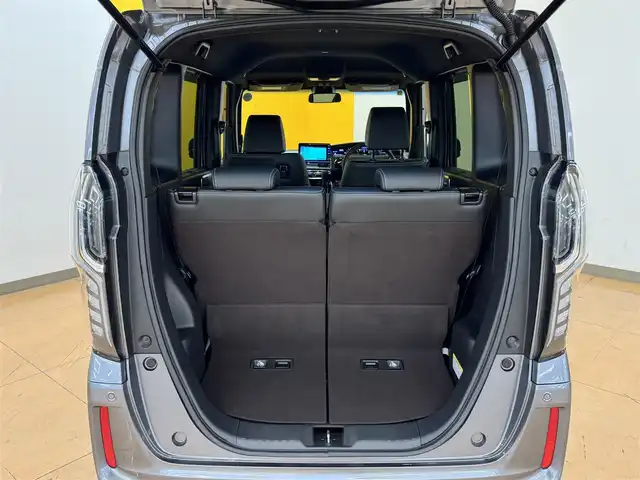 ホンダ Ｎ ＢＯＸ カスタム G L ターボ ホンダセンシング 群馬県 2020(令2)年 1.9万km シャイニンググレーM 禁煙車　衝突軽減　追従型クルコン　純正８インチナビ　フルセグＴＶ　ＢＴ　バックカメラ　両側電動ドア　ターボ　黒革　温シート　革巻きステアリング　ステアリングスイッチ　ビルトインＥＴＣ　スマートキー
