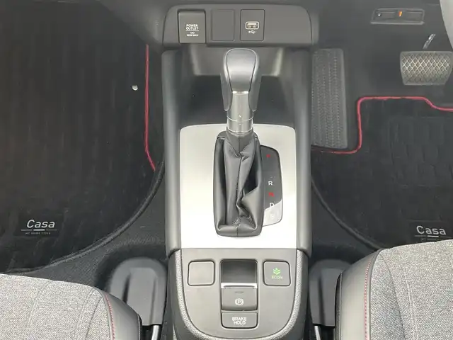 ホンダ フィット e:HEVホーム カーサ 福岡県 2022(令4)年 0.6万km プラチナホワイトパール ・純正9インチインチプレミアムインターナビ/・ナビフルセグＴＶ　ＤＶＤ　ＢＴ　ＳＤ　/・バックカメラ　/・ＥＴＣ２．０　/・前後ドライブレコーダー　/・カーサ専用ハーフレザーシート　/・専用フロアマット　/・シートヒーター　　/・レーダークルーズコントロール　/・スマートキー×２/・プッシュスタート/・オートライト/・LEDヘットライト/・純正16インチアルミ/・ホンダセンシング/・路外逸脱抑制/・踏み間違い衝突軽減システム/・衝突軽減ブレーキ/・保証書/・取説