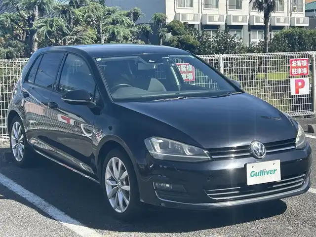 フォルクスワーゲン ゴルフ TSI ハイライン BMテクノ 静岡県 2015(平27)年 7.6万km ディープブラックパールエフェクト ユーザー買取車両/純正ナビ[AM/FM/BT/TV/AUX]/純正17インチAW/純正LEDヘッドライト/オートライト/純正フロアマット/MTモード付AT/クルーズコントロール/アイドリンクストップ/USB入力端子/ETC/ドライブレコーダー/バックカメラ/レーンアシスト/保証書/取扱説明書
