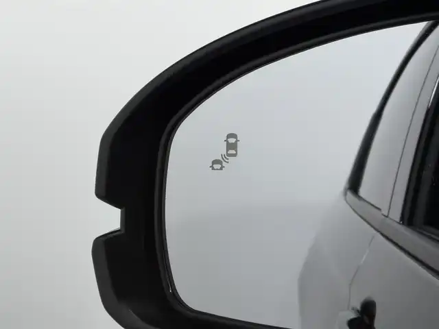 ホンダ ヴェゼル ハイブリッド e:HEV Z 大阪府 2025(令7)年 0.1千km クリスタルブラックパール 登録済未使用車 純正9incナビTV バックカメラ ハーフレザー シート＆ハンドルヒーター 電動リアゲート レーダークルコン 衝突軽減ブレーキ レーンアシスト ブラインドSM ダウンヒルアシスト 置き型充電