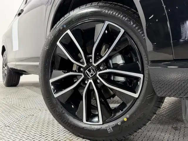 ホンダ ヴェゼル ハイブリッド e:HEV Z 大阪府 2025(令7)年 0.1千km クリスタルブラックパール 登録済未使用車 純正9incナビTV バックカメラ ハーフレザー シート＆ハンドルヒーター 電動リアゲート レーダークルコン 衝突軽減ブレーキ レーンアシスト ブラインドSM ダウンヒルアシスト 置き型充電