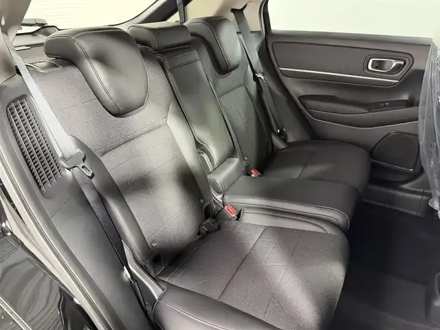 ホンダ ヴェゼル ハイブリッド e:HEV Z 大阪府 2025(令7)年 0.1千km クリスタルブラックパール 登録済未使用車 純正9incナビTV バックカメラ ハーフレザー シート＆ハンドルヒーター 電動リアゲート レーダークルコン 衝突軽減ブレーキ レーンアシスト ブラインドSM ダウンヒルアシスト 置き型充電