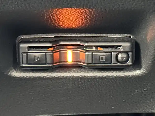 ホンダ フィット e:HEVホーム 道央・札幌 2021(令3)年 5.6万km プラチナホワイトパール ・４WD/・寒冷地仕様/・ホンダセンシング/・衝突被害軽減ブレーキ/・レーンキープアシスト/・踏み間違え防止装置/・レーダークルーズコントロール/・コーナーセンサー/・フロントワイパーデアイサー/・ミラーヒーター/・社外メモリナビ/・バクカメラ/・電子パーキング/・ETC/・スマートキー/・プッシュスタート/・横滑り防止装置/・LEDヘッドライト/・電格ミラー