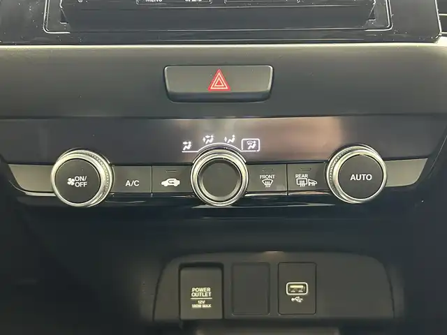 ホンダ フィット e:HEVホーム 道央・札幌 2021(令3)年 5.6万km プラチナホワイトパール ・４WD/・寒冷地仕様/・ホンダセンシング/・衝突被害軽減ブレーキ/・レーンキープアシスト/・踏み間違え防止装置/・レーダークルーズコントロール/・コーナーセンサー/・フロントワイパーデアイサー/・ミラーヒーター/・社外メモリナビ/・バクカメラ/・電子パーキング/・ETC/・スマートキー/・プッシュスタート/・横滑り防止装置/・LEDヘッドライト/・電格ミラー