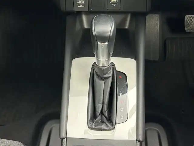 ホンダ フィット e:HEVホーム 道央・札幌 2021(令3)年 5.6万km プラチナホワイトパール ・４WD/・寒冷地仕様/・ホンダセンシング/・衝突被害軽減ブレーキ/・レーンキープアシスト/・踏み間違え防止装置/・レーダークルーズコントロール/・コーナーセンサー/・フロントワイパーデアイサー/・ミラーヒーター/・社外メモリナビ/・バクカメラ/・電子パーキング/・ETC/・スマートキー/・プッシュスタート/・横滑り防止装置/・LEDヘッドライト/・電格ミラー