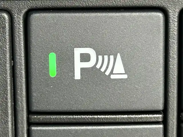 ホンダ フィット e:HEVホーム 道央・札幌 2021(令3)年 5.6万km プラチナホワイトパール ・４WD/・寒冷地仕様/・ホンダセンシング/・衝突被害軽減ブレーキ/・レーンキープアシスト/・踏み間違え防止装置/・レーダークルーズコントロール/・コーナーセンサー/・フロントワイパーデアイサー/・ミラーヒーター/・社外メモリナビ/・バクカメラ/・電子パーキング/・ETC/・スマートキー/・プッシュスタート/・横滑り防止装置/・LEDヘッドライト/・電格ミラー