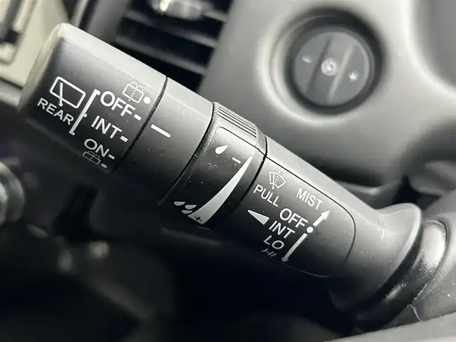 ホンダ フィット e:HEVホーム 道央・札幌 2021(令3)年 5.6万km プラチナホワイトパール ・４WD/・寒冷地仕様/・ホンダセンシング/・衝突被害軽減ブレーキ/・レーンキープアシスト/・踏み間違え防止装置/・レーダークルーズコントロール/・コーナーセンサー/・フロントワイパーデアイサー/・ミラーヒーター/・社外メモリナビ/・バクカメラ/・電子パーキング/・ETC/・スマートキー/・プッシュスタート/・横滑り防止装置/・LEDヘッドライト/・電格ミラー