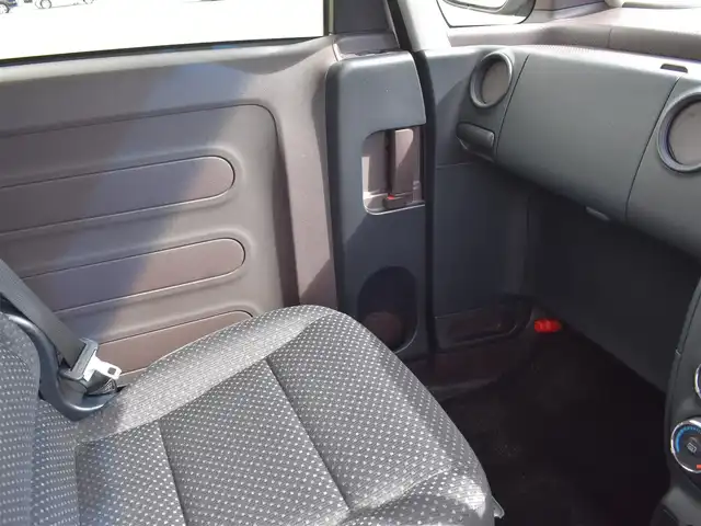 トヨタ ポルテ F 福岡県 2016(平28)年 5.2万km シルバーマイカM 純正メモリーナビ/フルセグTV/バックカメラ/左側パワースライドドア/プッシュスタート/スマートキー×2/アイドリングストップ/ステアリングリモコン/電動格納ミラー/ETC/取扱説明書/保証書