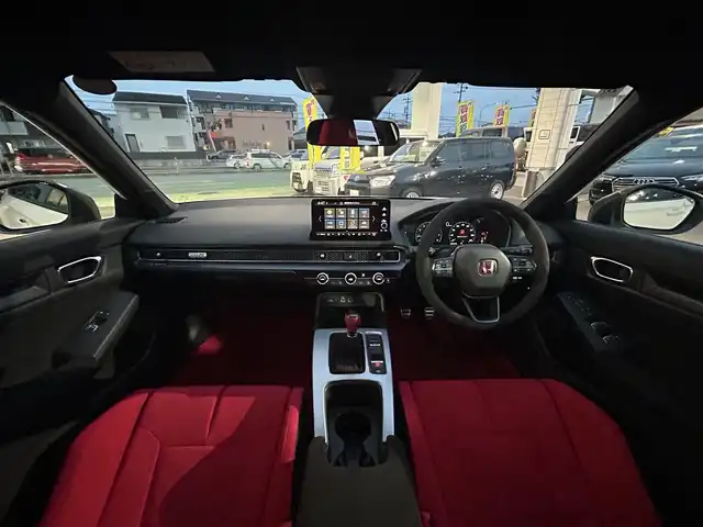 ホンダ シビック タイプR 愛知県 2024(令6)年 0.6万km チャンピオンシップホワイト 6MT ワンオーナー　ホンダセンシング　純正９型ディスプレイ（ナビ/スマホ連携/Bluetooth/USB/TV)　バックカメラ　ＥＴＣ2.0　タイプＲ専用リアスポイラー　ブレンボキャリパー　ブラインドスポットモニター　アダプティブクルーズコントロール　レーンアシスト LEDヘッドライト