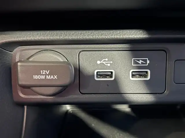 ホンダ シビック タイプR 愛知県 2024(令6)年 0.6万km チャンピオンシップホワイト 6MT ワンオーナー　ホンダセンシング　純正９型ディスプレイ（ナビ/スマホ連携/Bluetooth/USB/TV)　バックカメラ　ＥＴＣ2.0　タイプＲ専用リアスポイラー　ブレンボキャリパー　ブラインドスポットモニター　アダプティブクルーズコントロール　レーンアシスト LEDヘッドライト